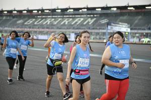 BIB: 
                            <button type="button" onclick="openModal(10466976)" class="btn btn-primary btn-sm float-right btn-popup" data-toggle="modal" data-target=".modal-high-quality">
                        <i class="fas fa-shopping-cart"></i> Add to Cart
                    </button>
                                            <button type="button" onclick="isThisMe(10466976, true)" class="btn btn-success btn-sm float-right btn-popup btn-isme hidden" data-toggle="tooltip" data-placement="bottom" title="นี่คือรูปของคุณใช่ไหม คลิกที่นี่เพื่อเอาเข้าอัลบั้ม">
                        <i class="fas fa-plus"></i> Add to album
                    </button>
                    <button type="button" onclick="isThisMe(10466976, false)" class="btn btn-warning btn-sm float-right btn-popup btn-isnotme hidden">
                        <i class="fas fa-ban"></i> Remove from album
                    </button>